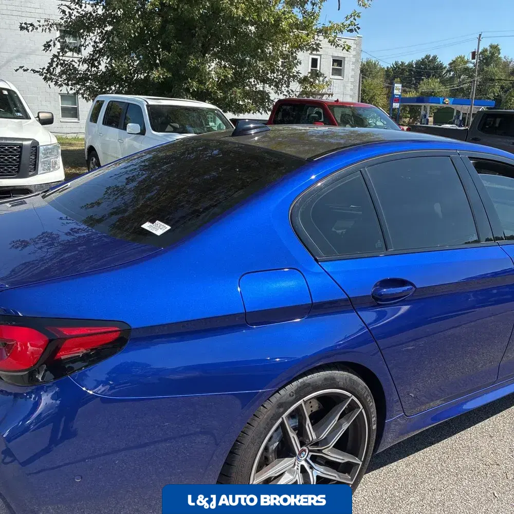 2023 BMW M5