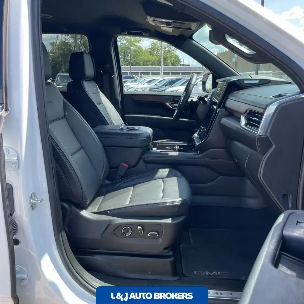 2025 GMC Yukon XL Denali