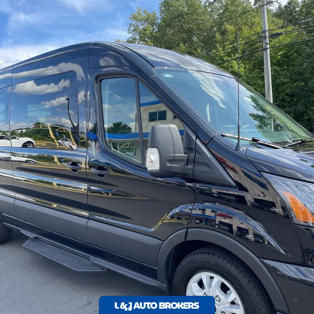 2025 Ford Transit 350 XLT