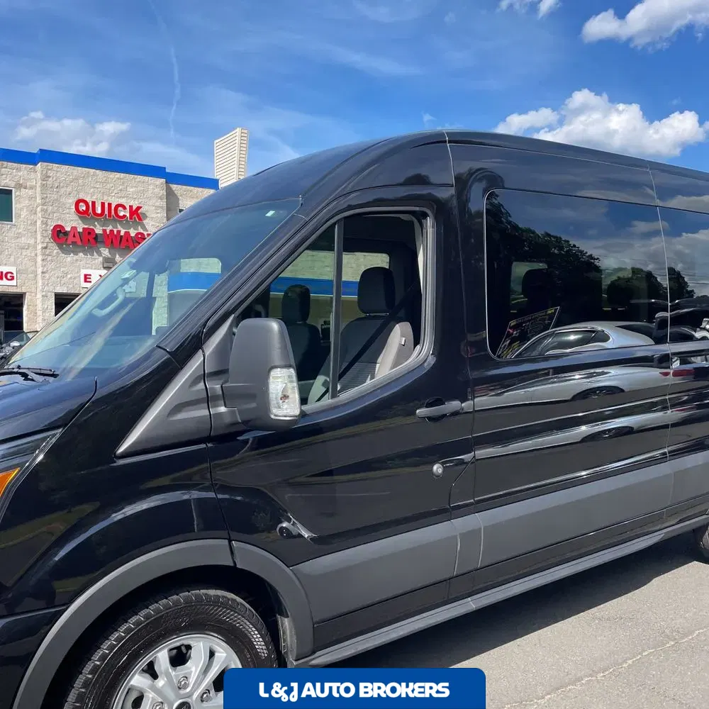 2025 Ford Transit 350 XLT