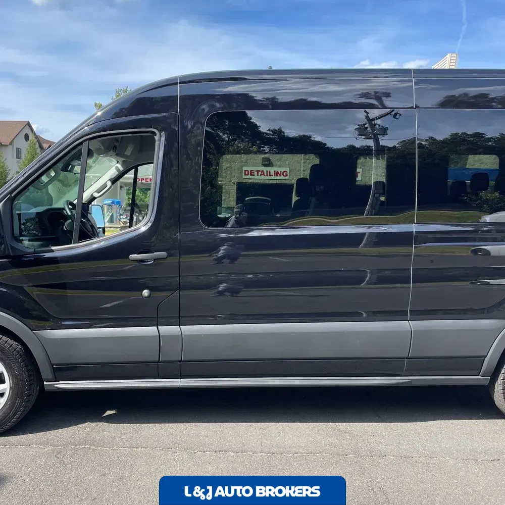 2025 Ford Transit 350 XLT
