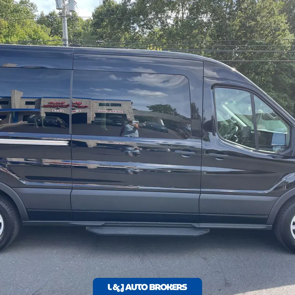 2025 Ford Transit 350 XLT