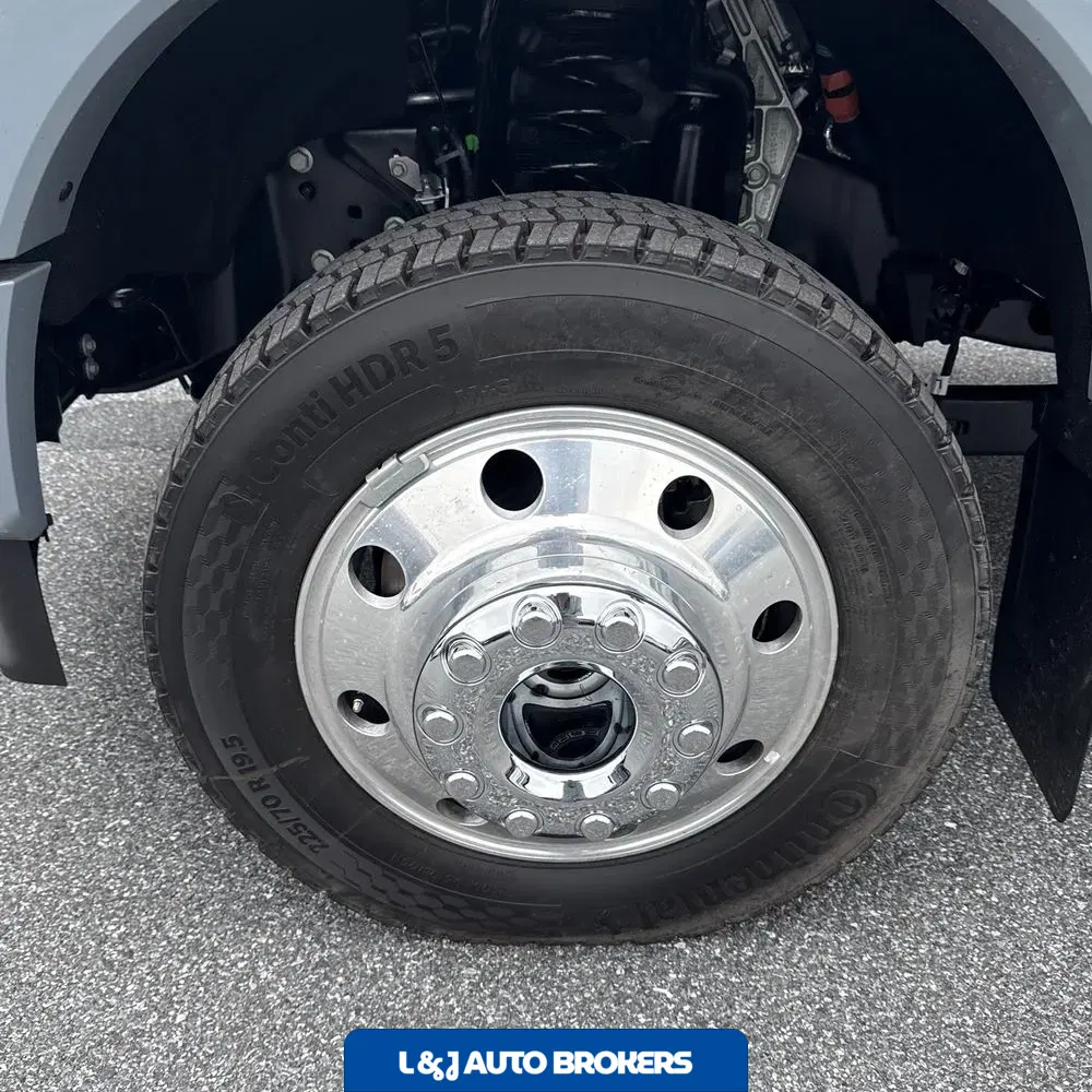 2025 Ford F-450 Super Duty Platinum