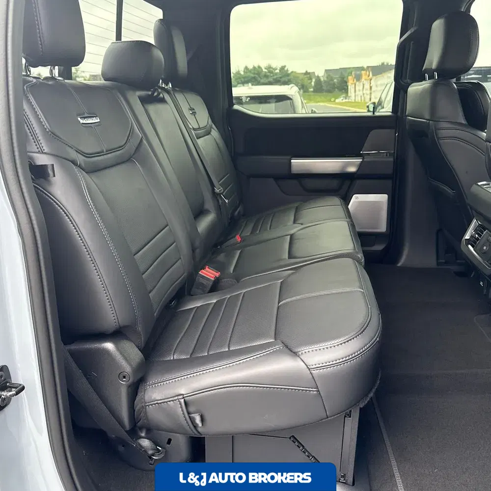 2025 Ford F-450 Super Duty Platinum