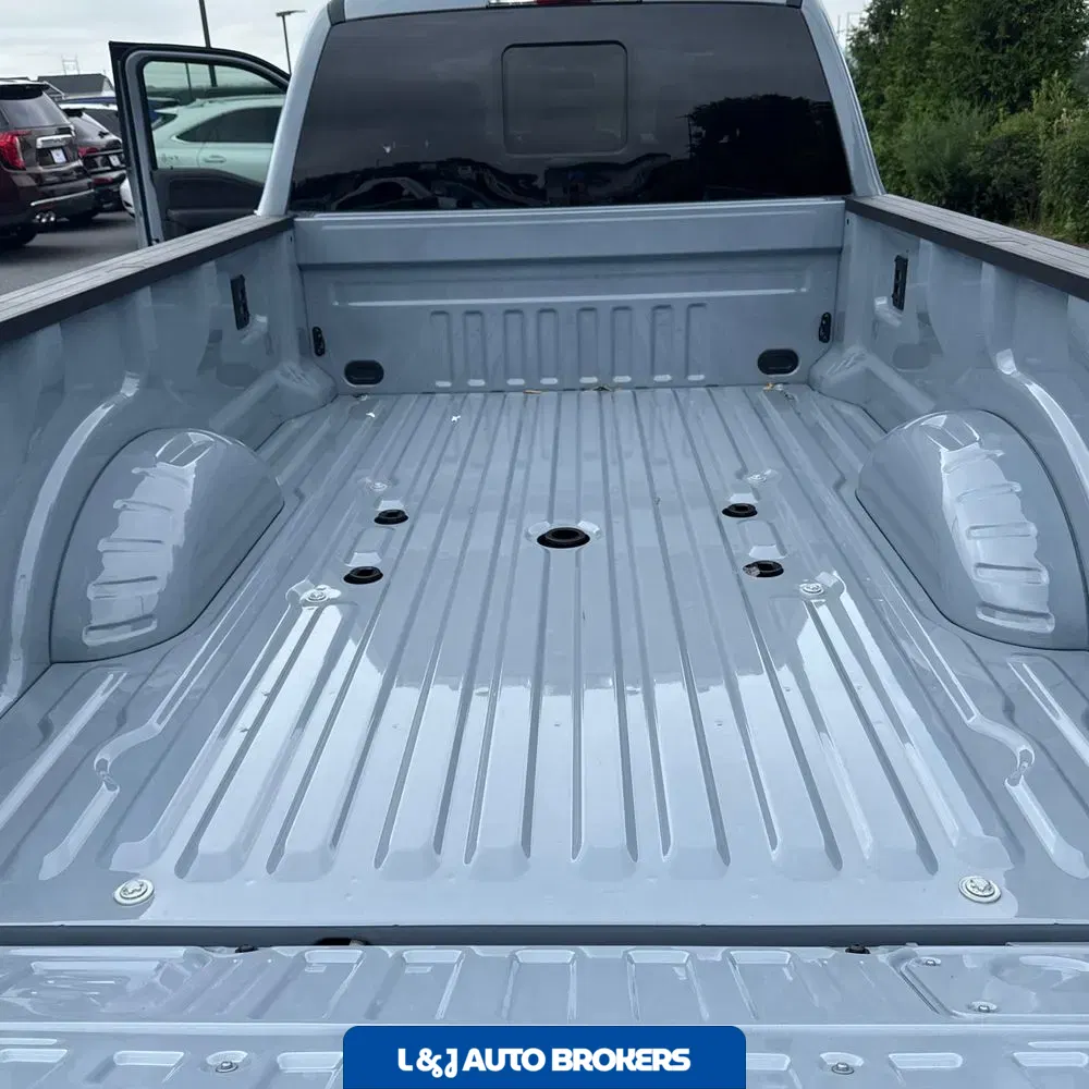 2025 Ford F-450 Super Duty Platinum