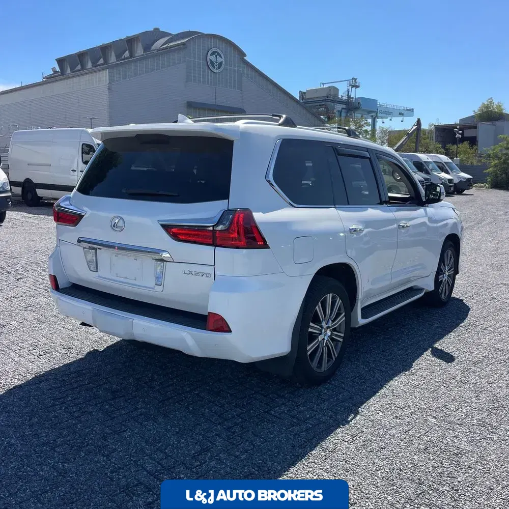 2017 Lexus LX 570 Base
