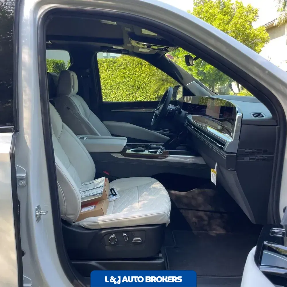 2025 Cadillac Escalade Sport Platinum