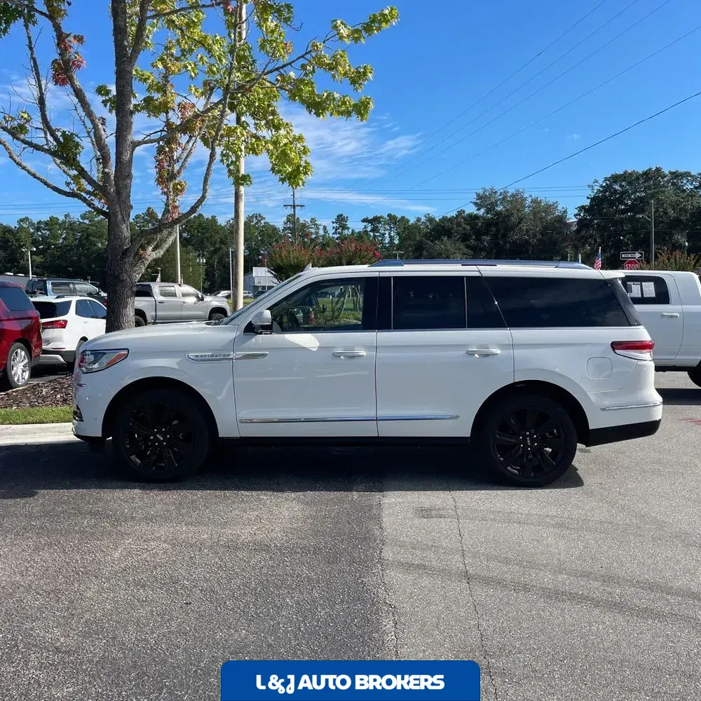 2022 Lincoln Navigator Reserve