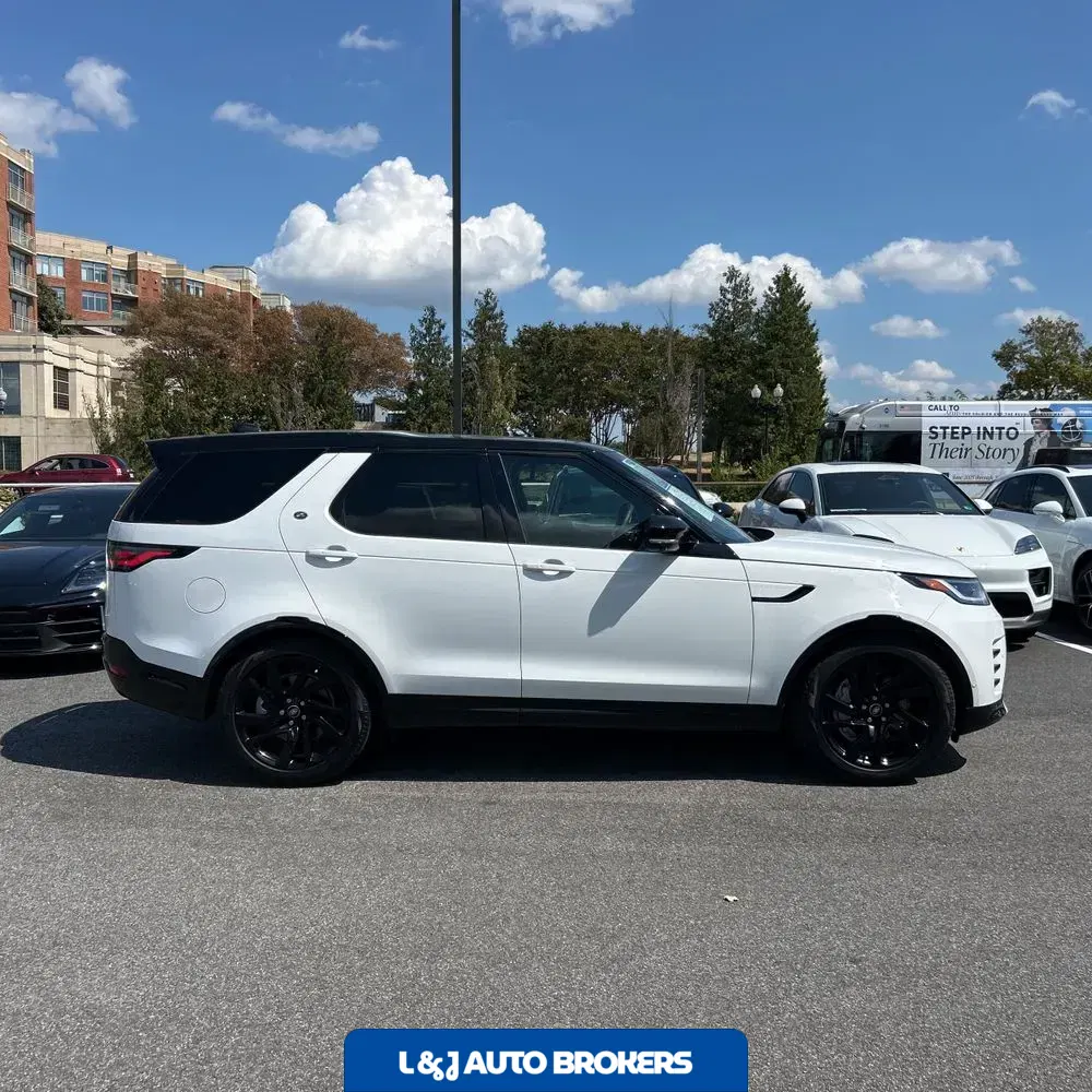 2024 Land Rover Discovery Dynamic SE P300