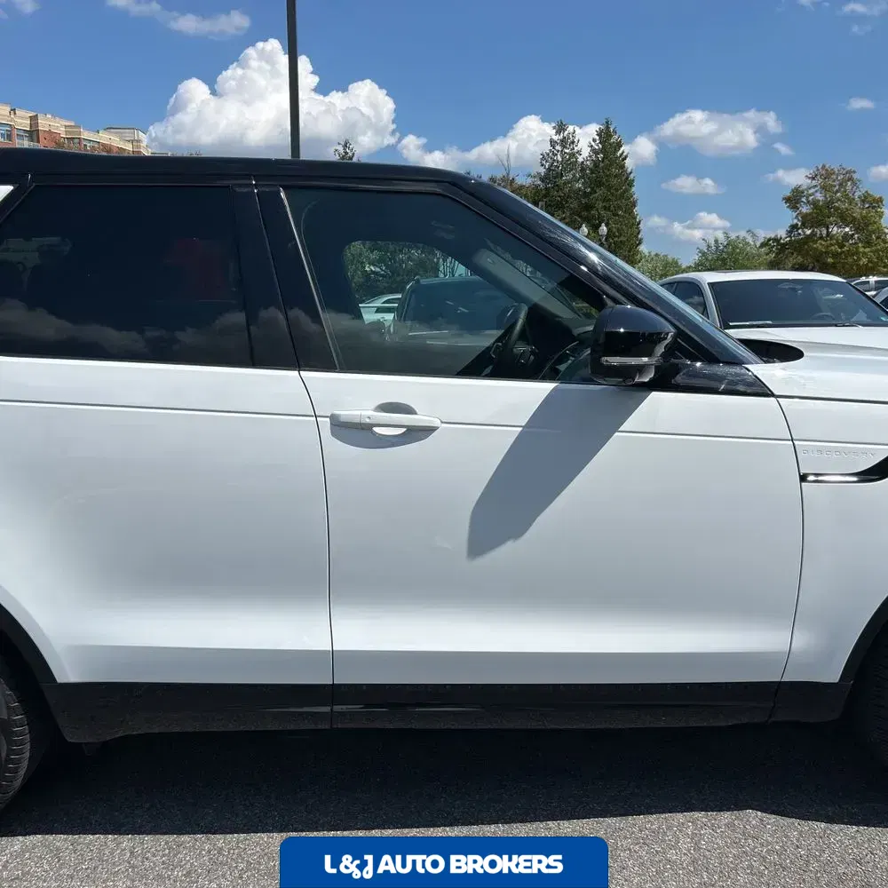 2024 Land Rover Discovery Dynamic SE P300
