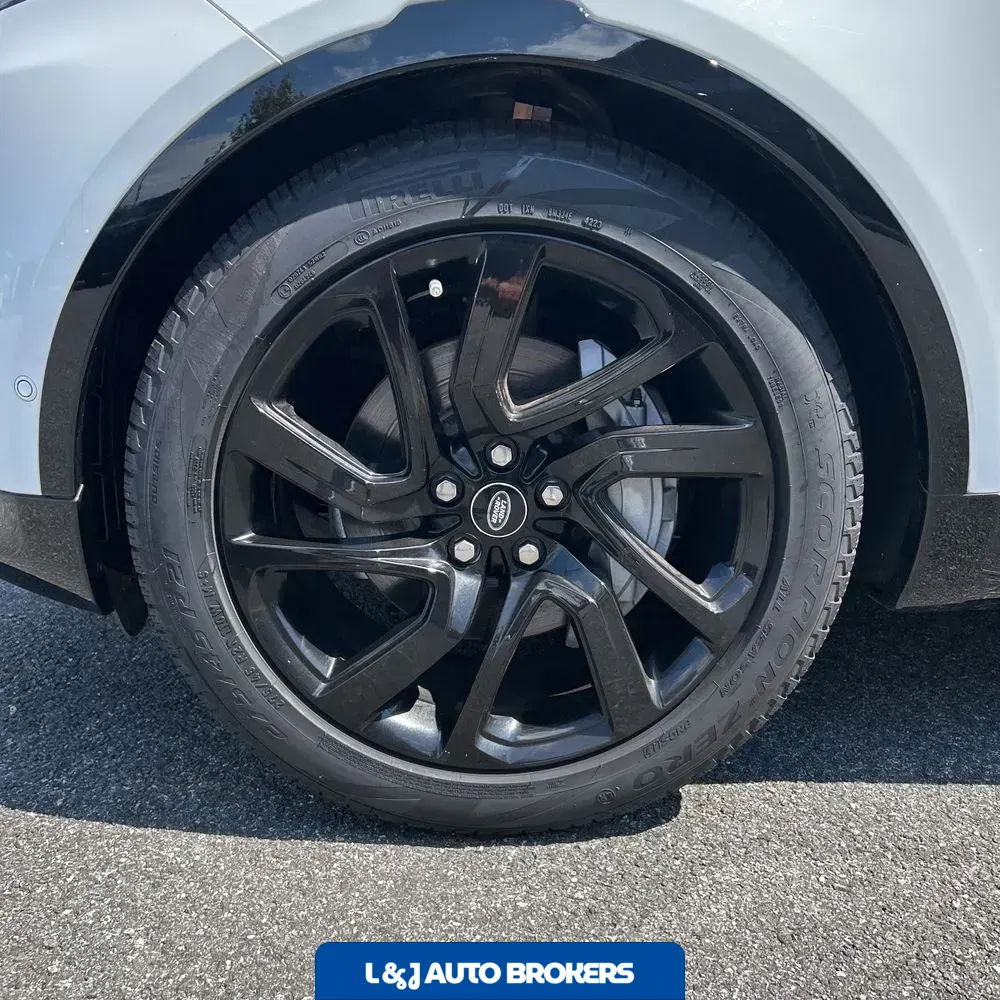 2024 Land Rover Discovery Dynamic SE P300