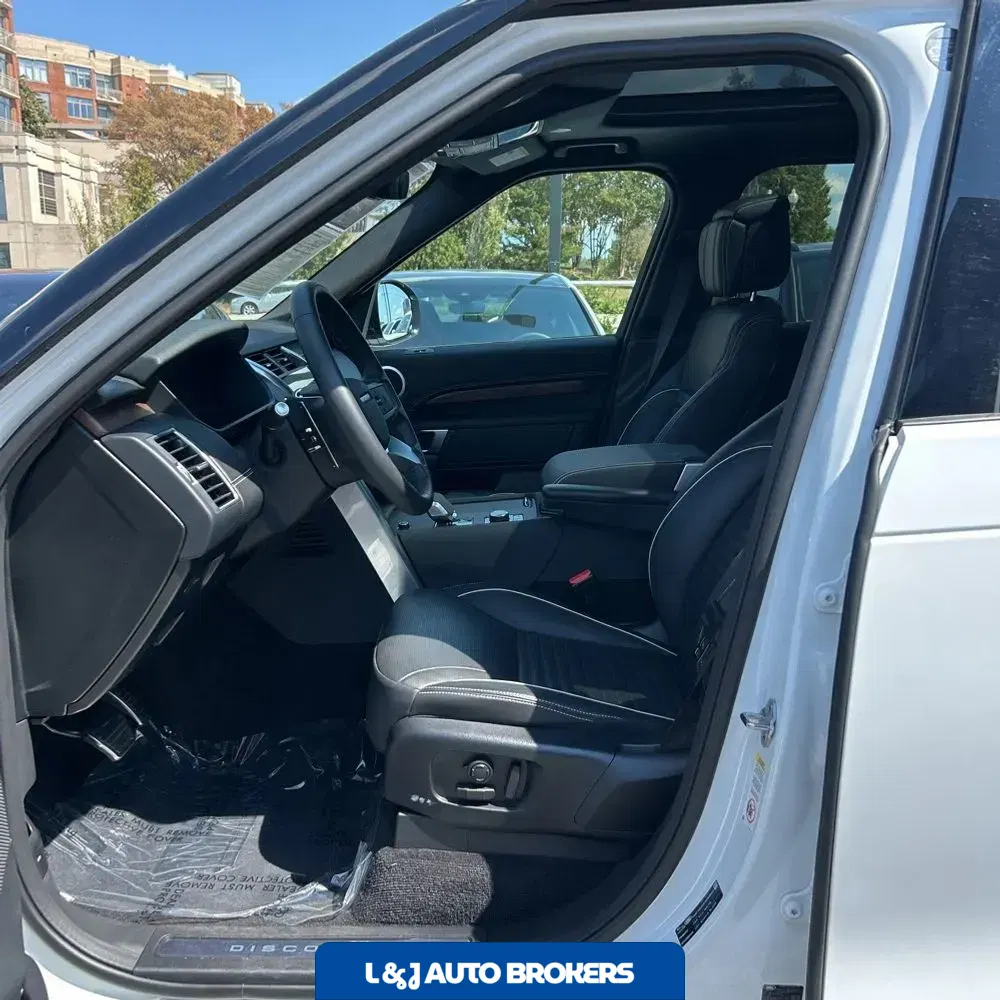 2024 Land Rover Discovery Dynamic SE P300