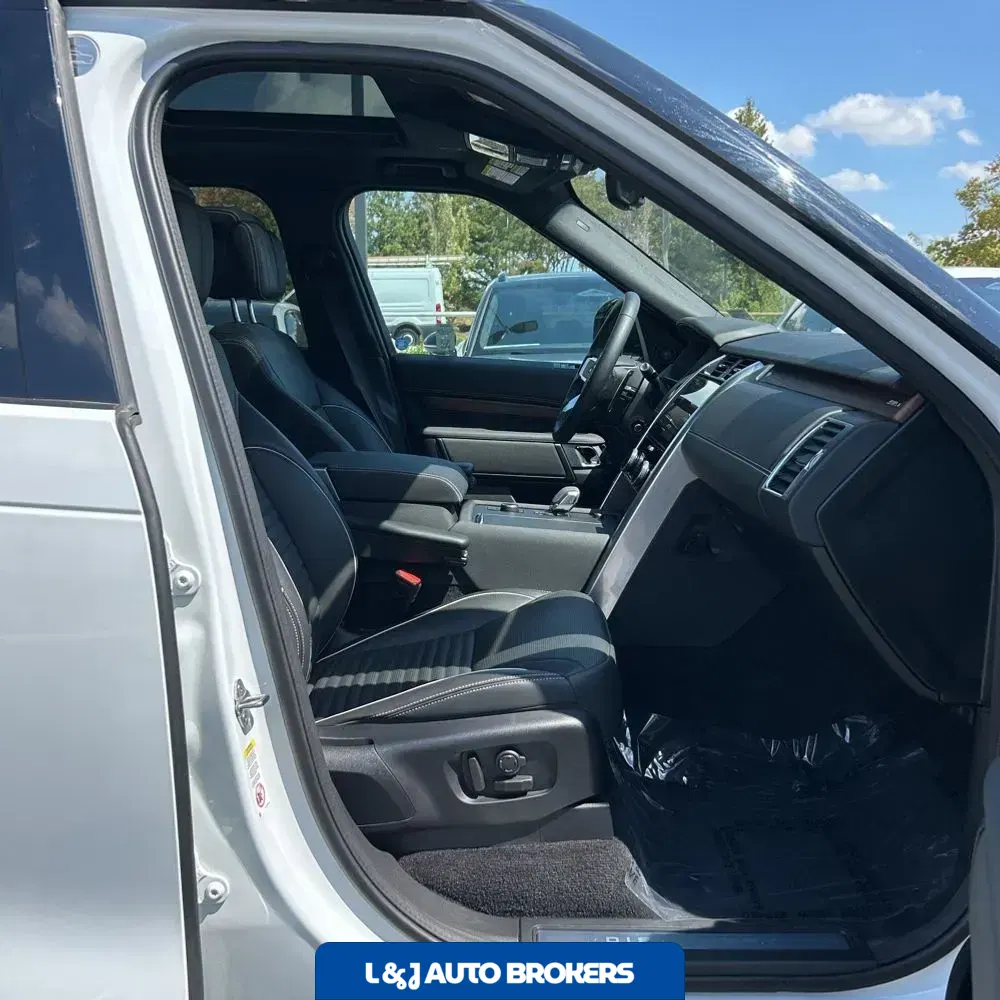 2024 Land Rover Discovery Dynamic SE P300