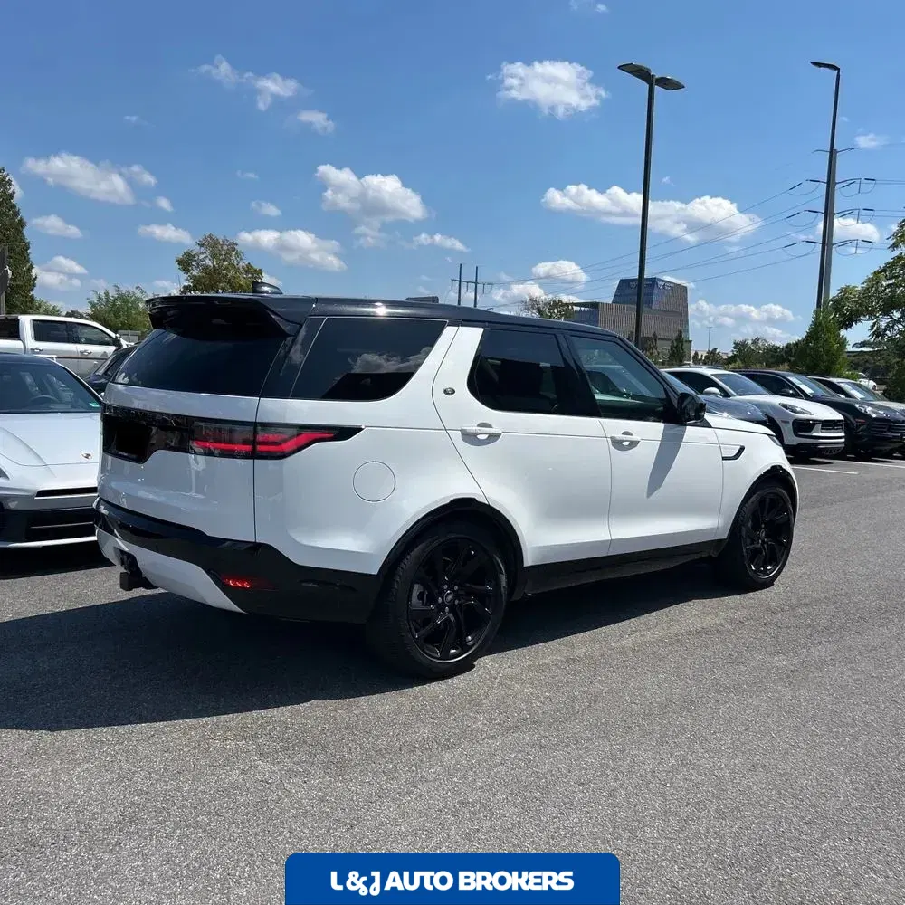 2024 Land Rover Discovery Dynamic SE P300