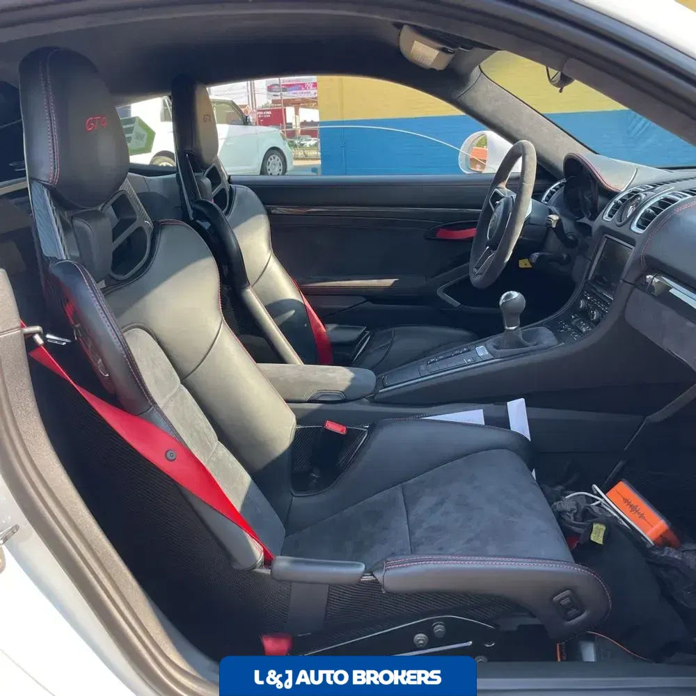 2016 Porsche Cayman GT4