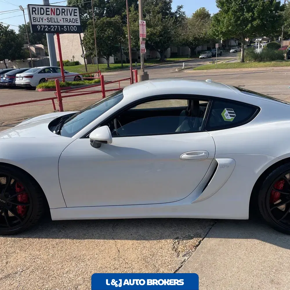 2016 Porsche Cayman GT4