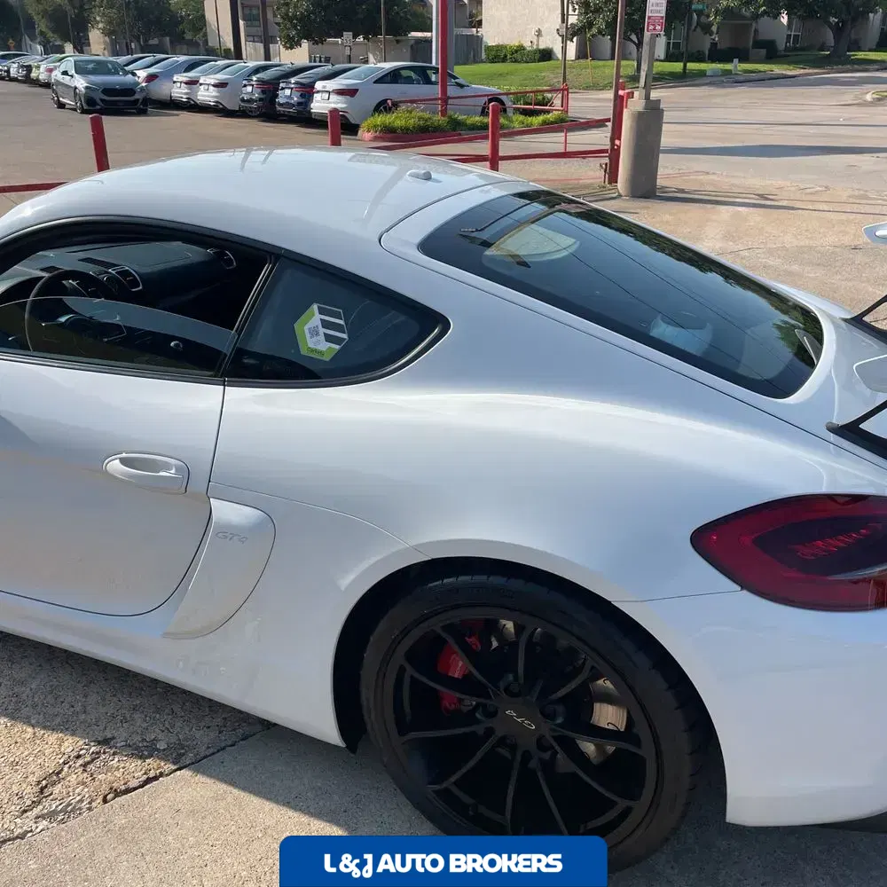2016 Porsche Cayman GT4