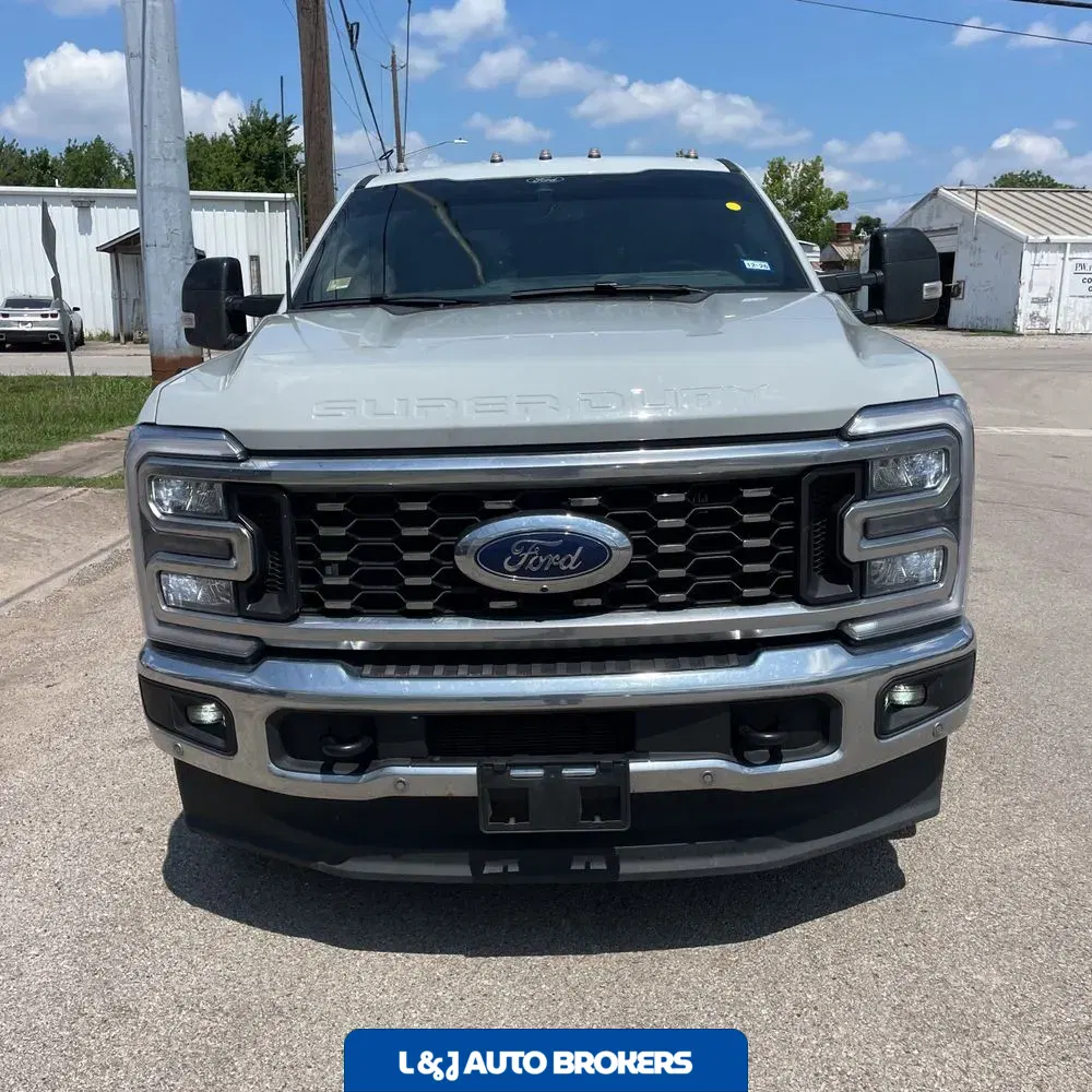 2025 Ford F-350 Super Duty Lariat