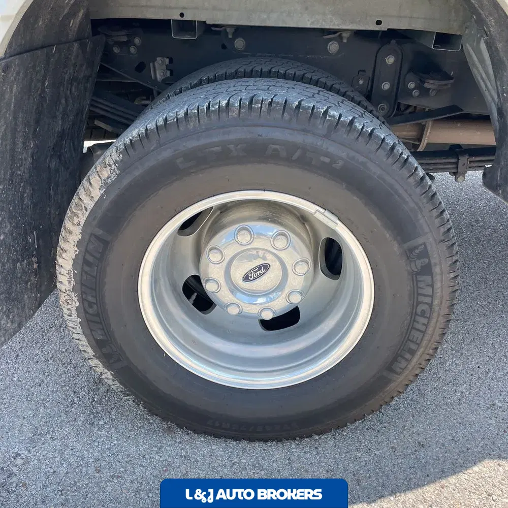 2025 Ford F-350 Super Duty Lariat