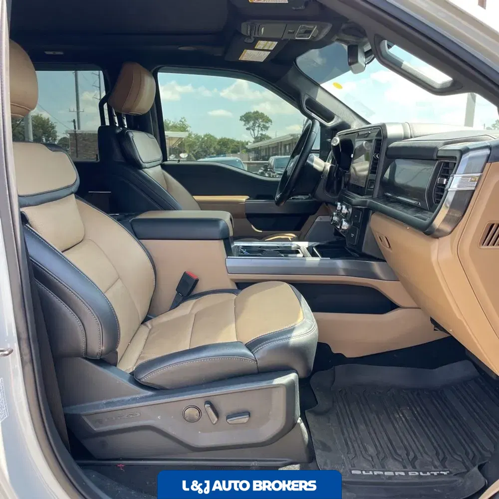 2025 Ford F-350 Super Duty Lariat