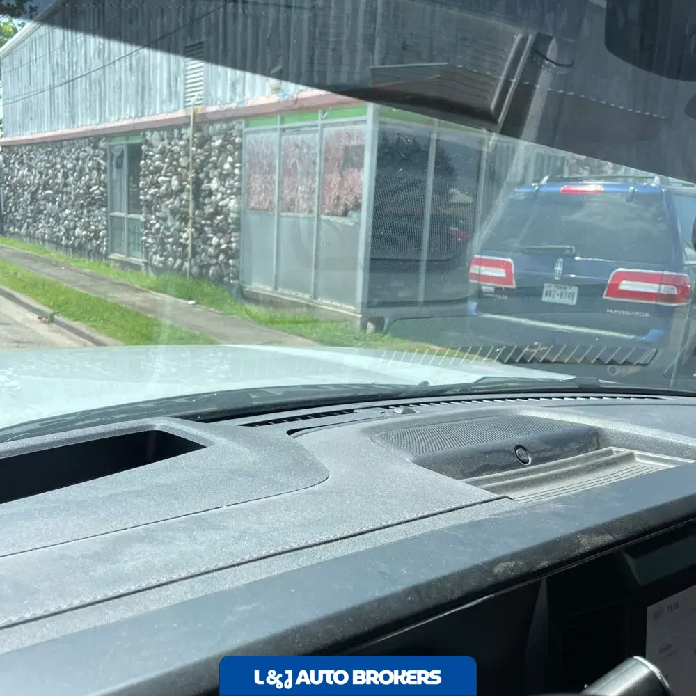 2025 Ford F-350 Super Duty Lariat