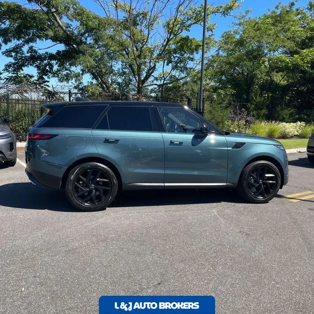 2024 Land Rover Range Rover Sport P360 SE