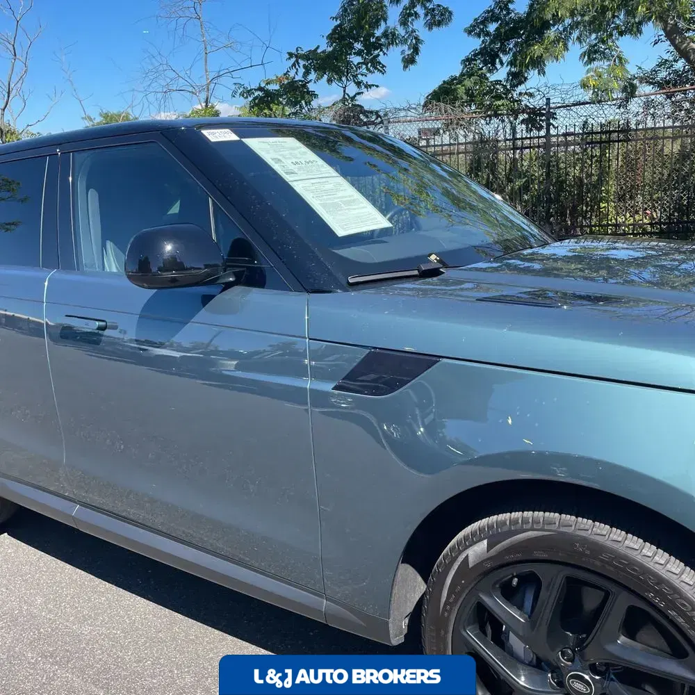 2024 Land Rover Range Rover Sport P360 SE