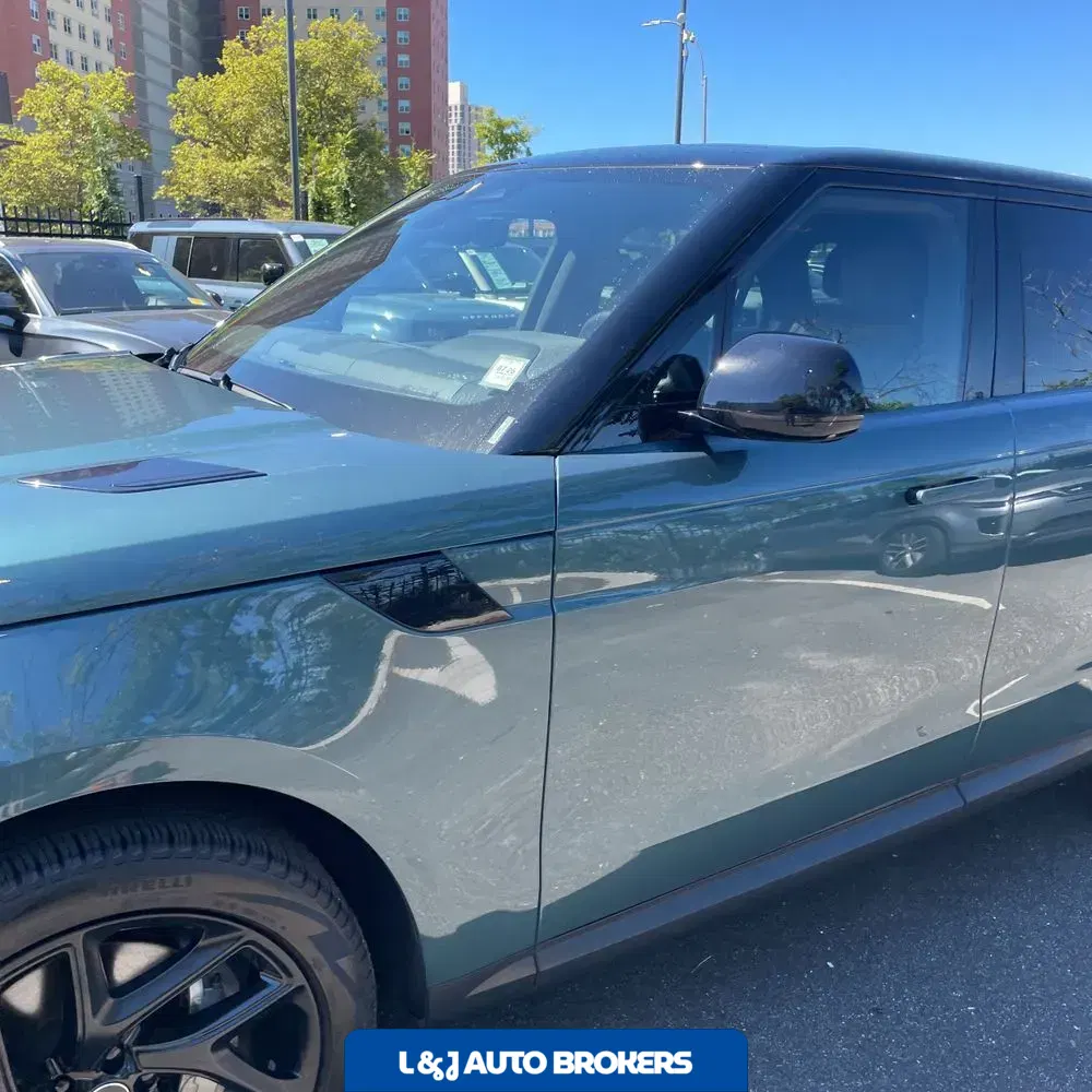 2024 Land Rover Range Rover Sport P360 SE