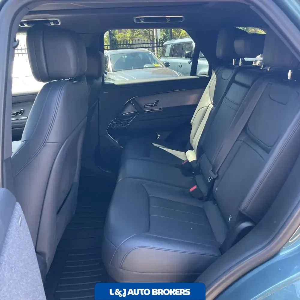 2024 Land Rover Range Rover Sport P360 SE