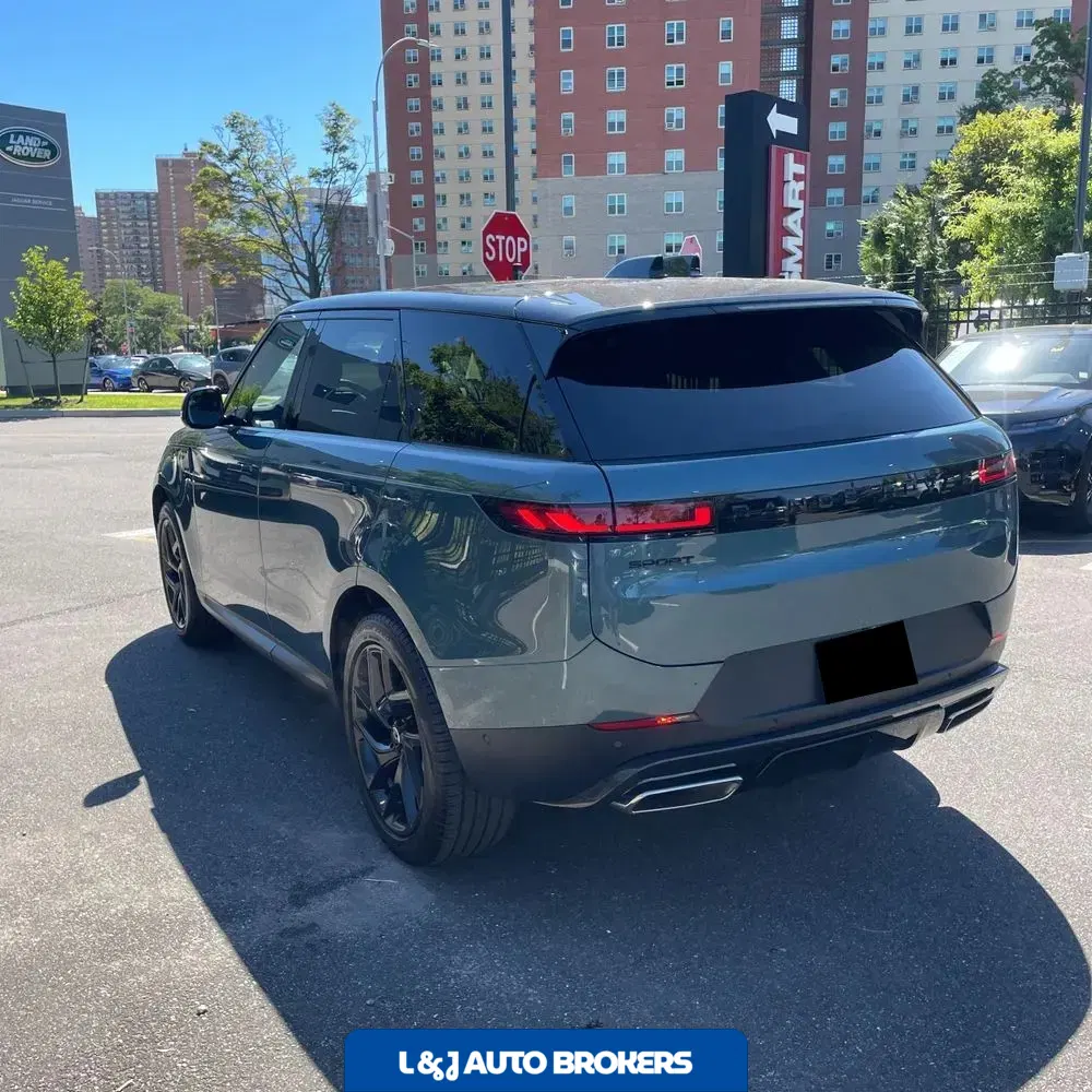 2024 Land Rover Range Rover Sport P360 SE