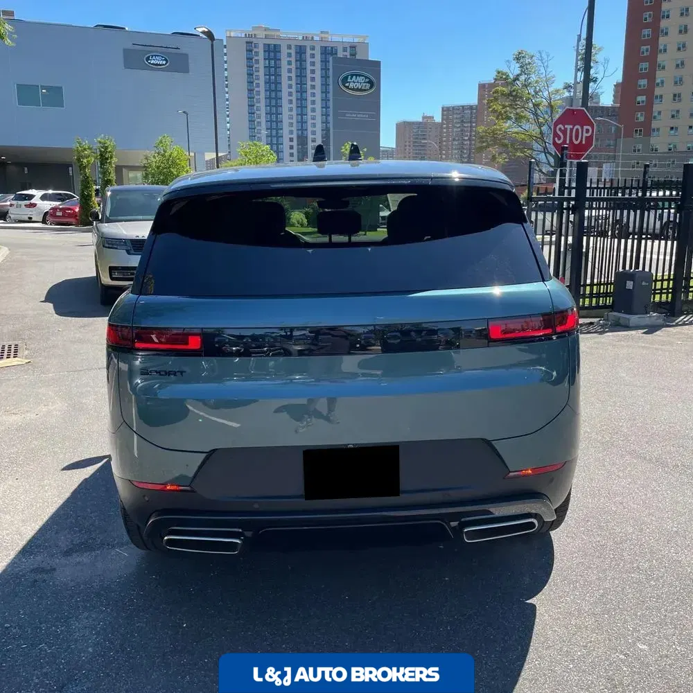 2024 Land Rover Range Rover Sport P360 SE