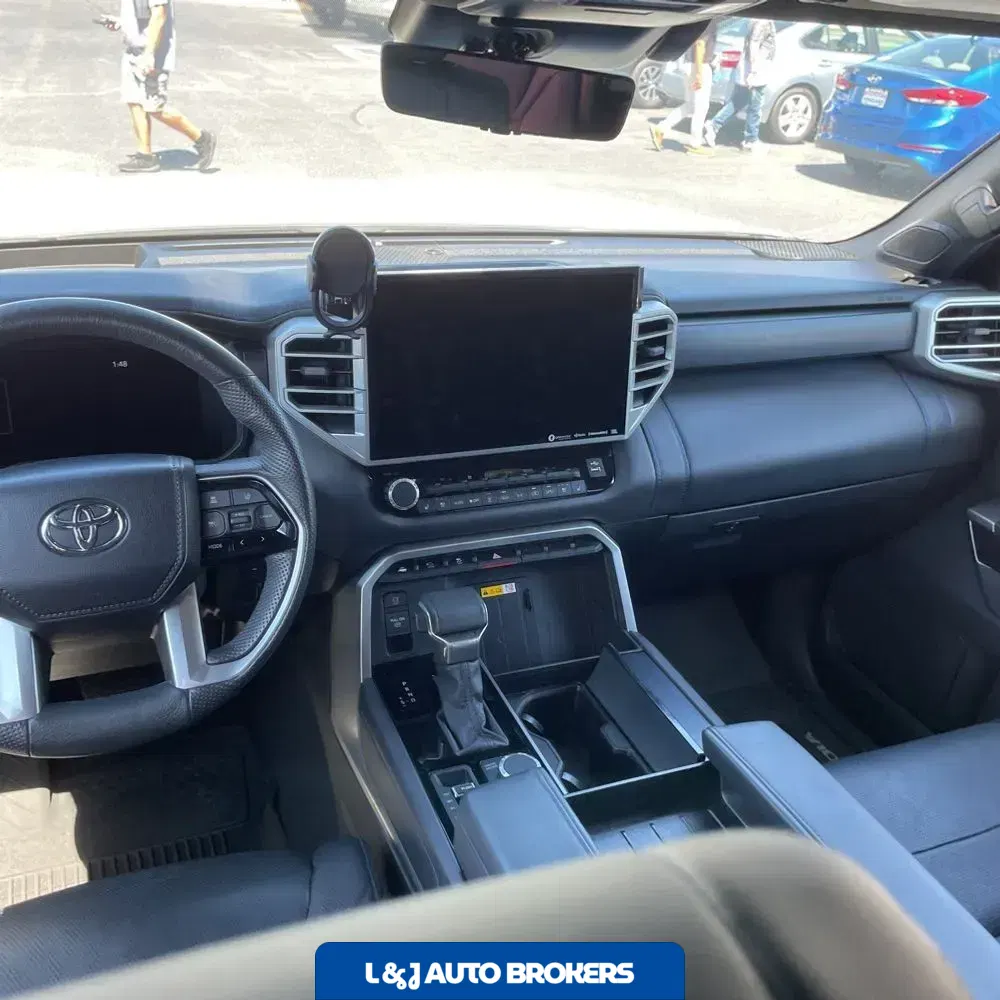 2024 Toyota Sequoia Platinum