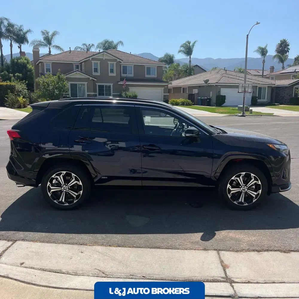 2025 Toyota RAV4 Plug-in Hybrid XSE