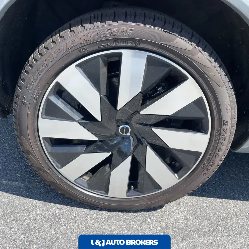 2024 Volvo XC90 T8 - Plus PHEV