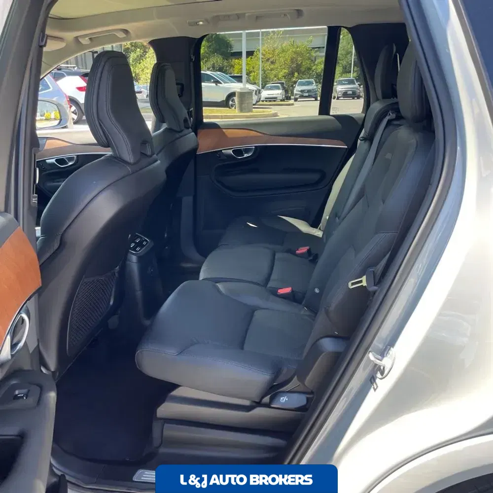 2024 Volvo XC90 T8 - Plus PHEV