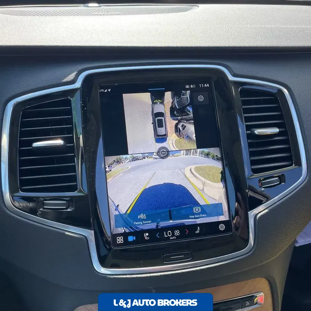2024 Volvo XC90 T8 - Plus PHEV