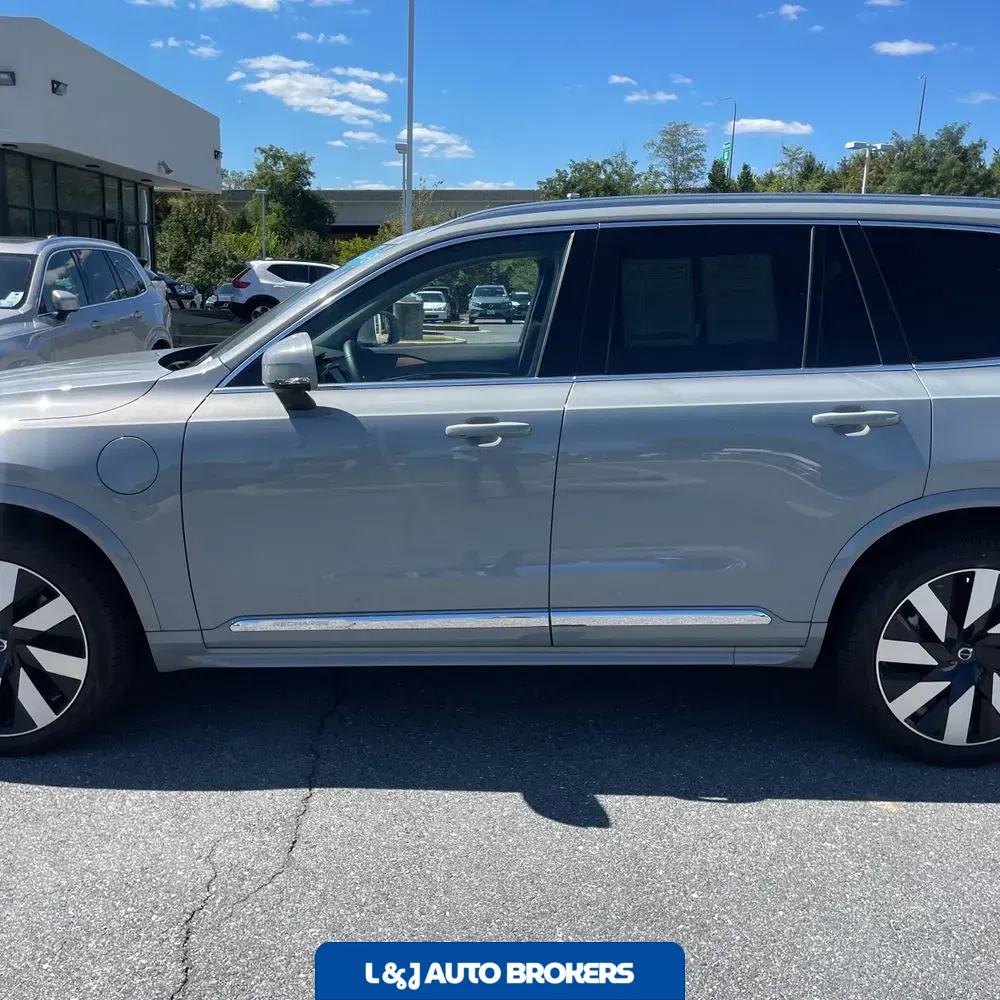 2024 Volvo XC90 T8 - Plus PHEV