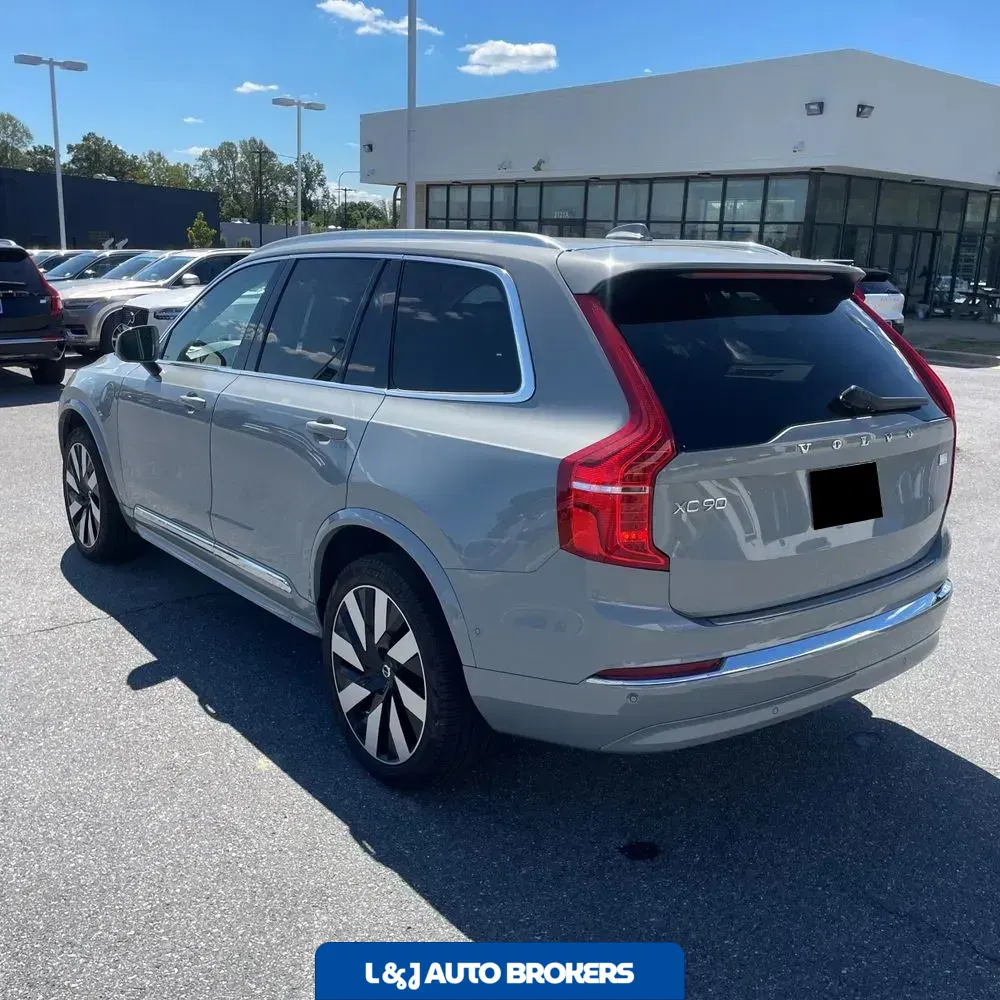 2024 Volvo XC90 T8 - Plus PHEV