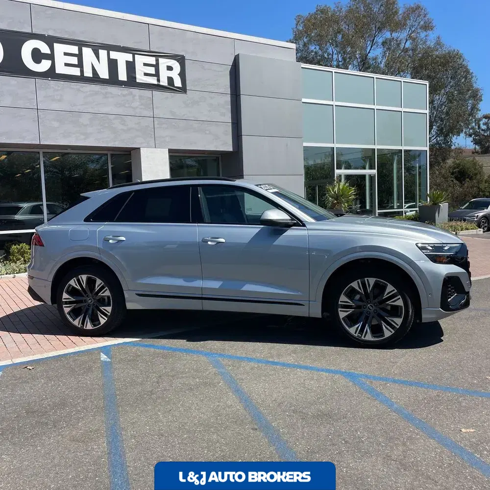 2025 Audi Q8 Premium 55