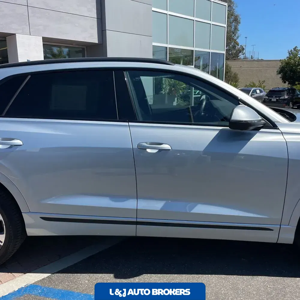 2025 Audi Q8 Premium 55