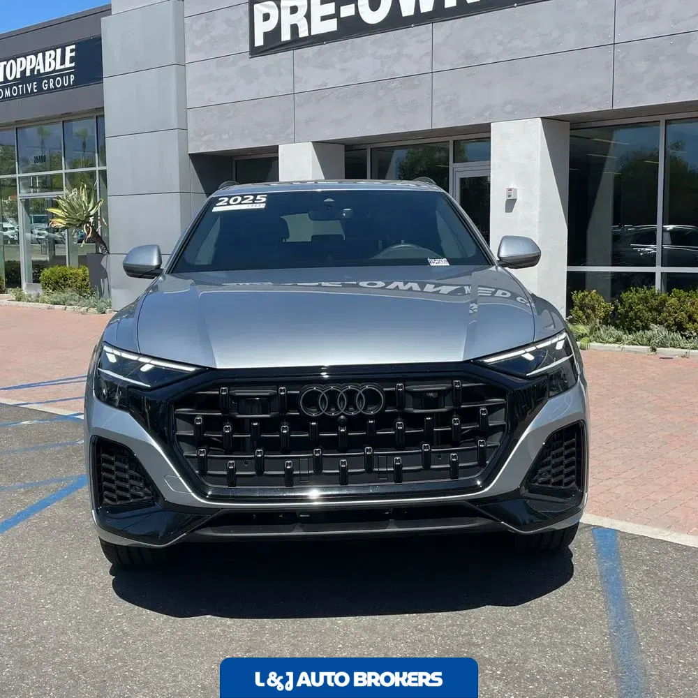 2025 Audi Q8 Premium 55