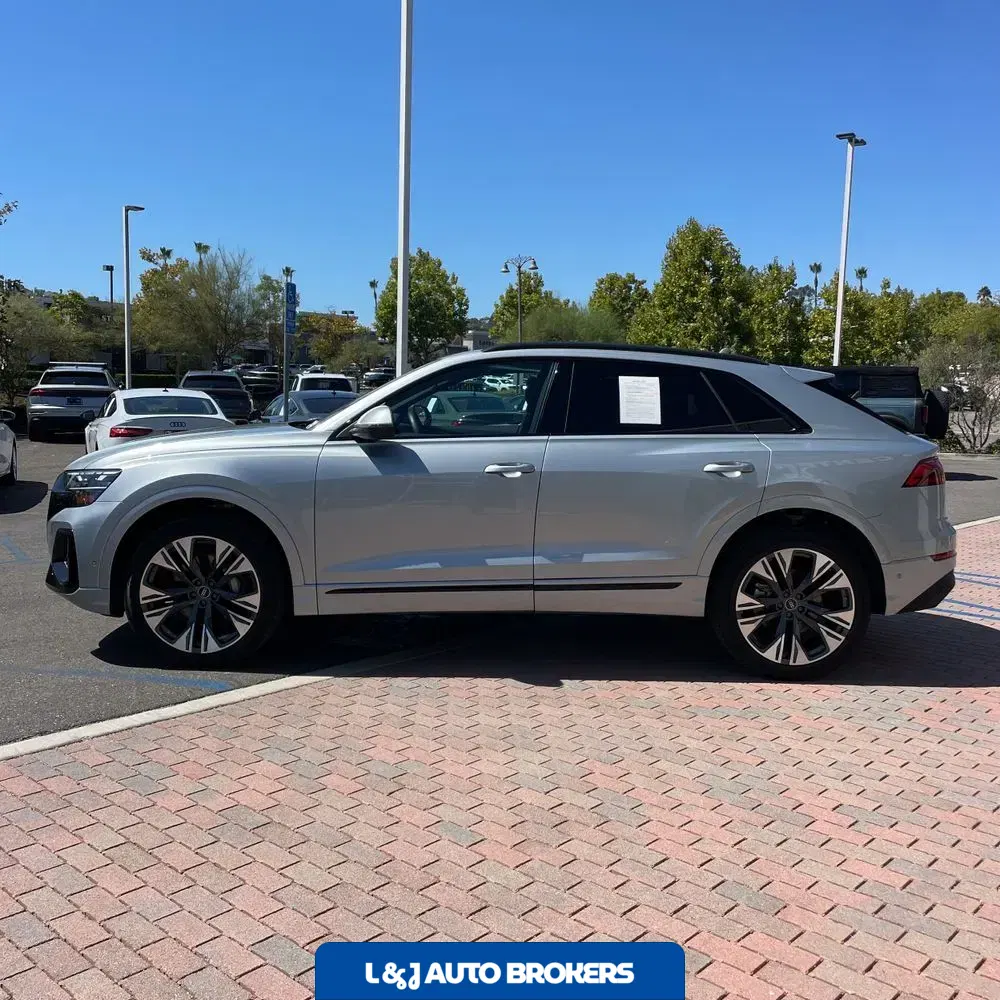 2025 Audi Q8 Premium 55