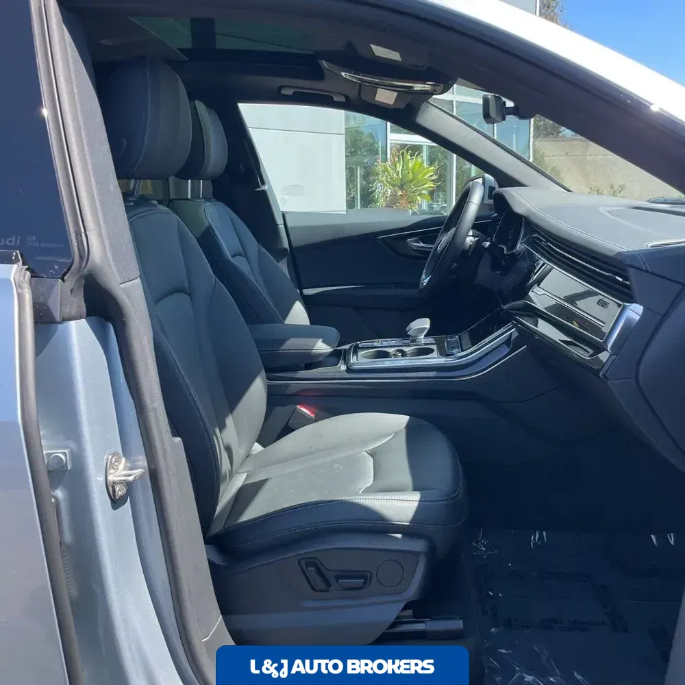 2025 Audi Q8 Premium 55