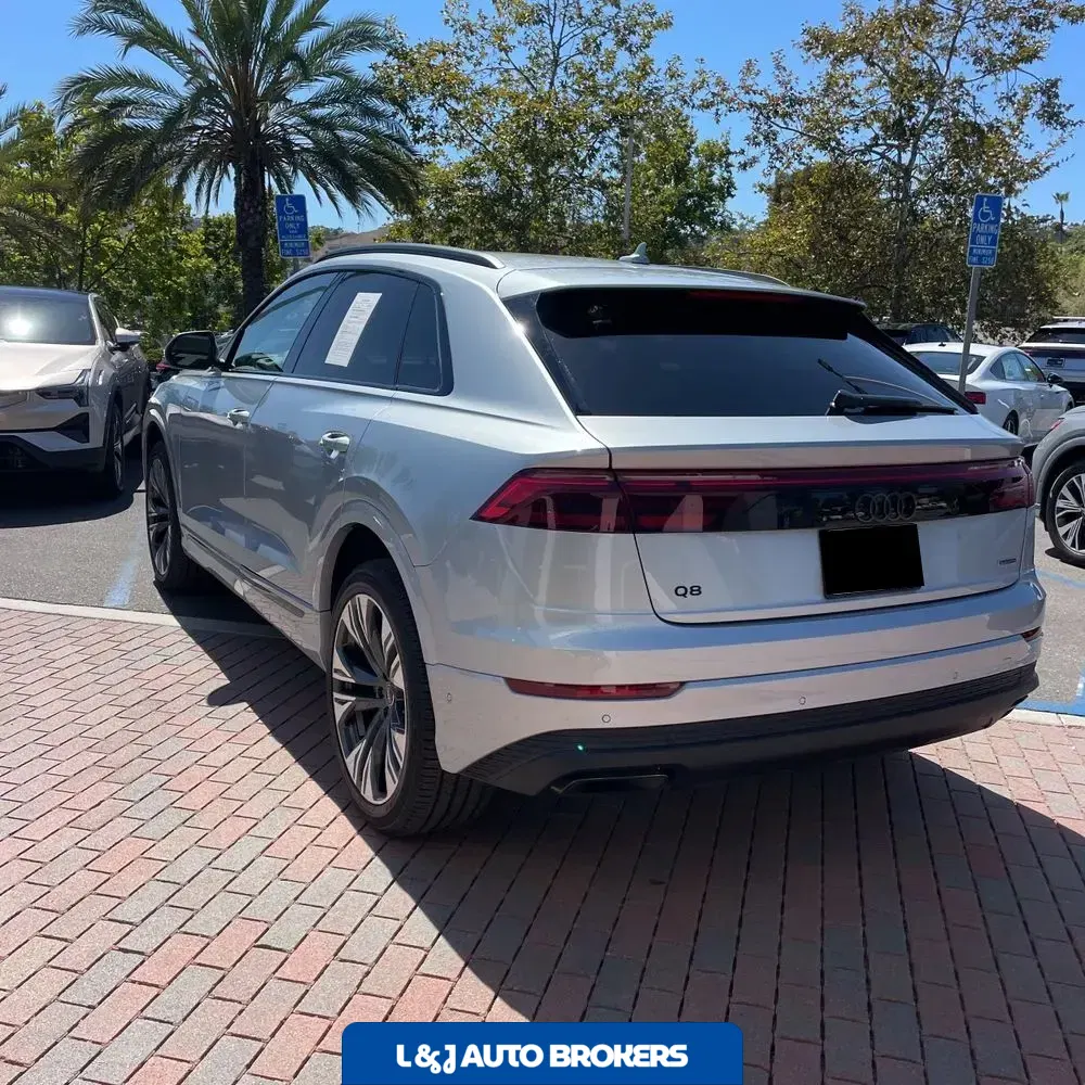 2025 Audi Q8 Premium 55