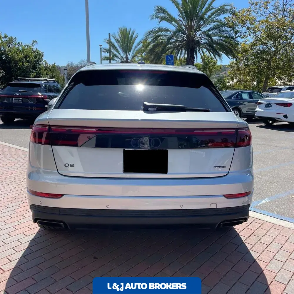 2025 Audi Q8 Premium 55