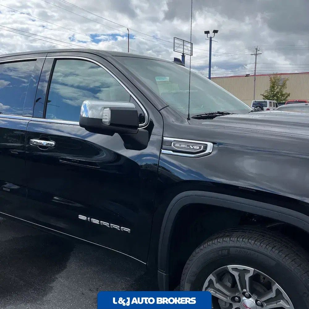 2025 GMC Sierra 1500 SLT