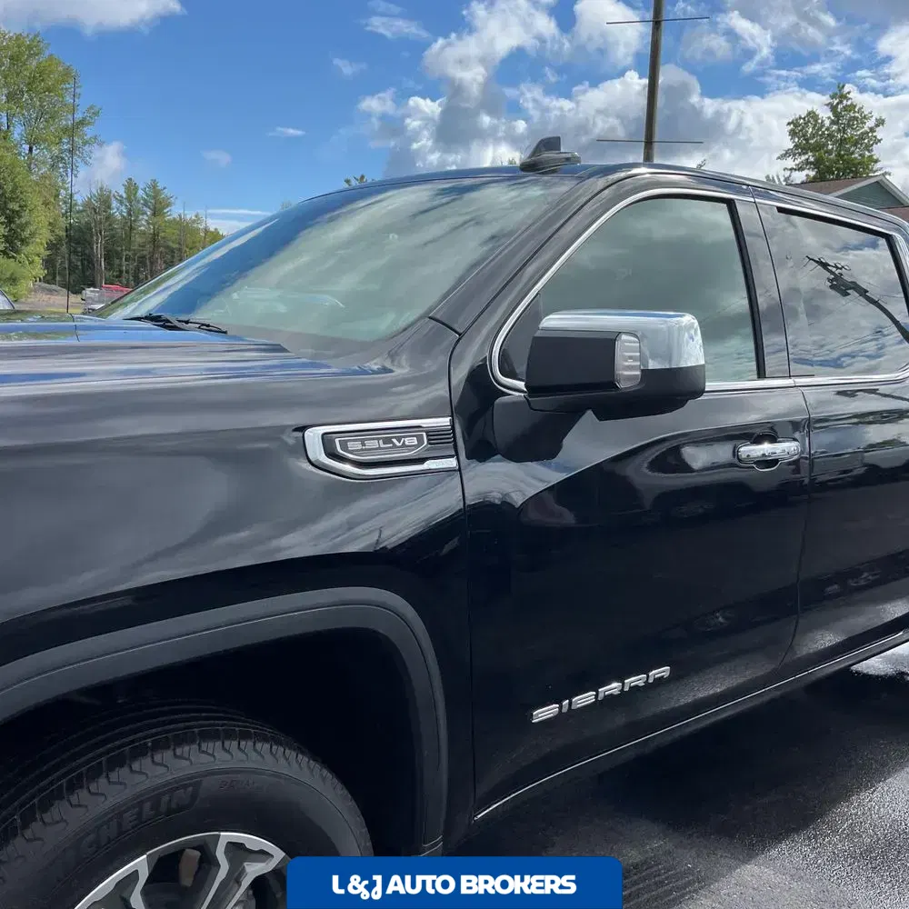 2025 GMC Sierra 1500 SLT