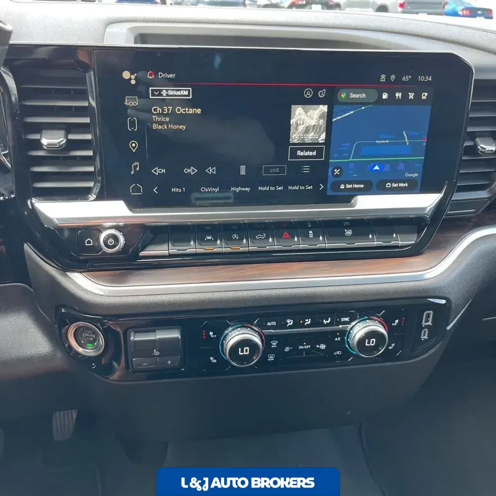 2025 GMC Sierra 1500 SLT