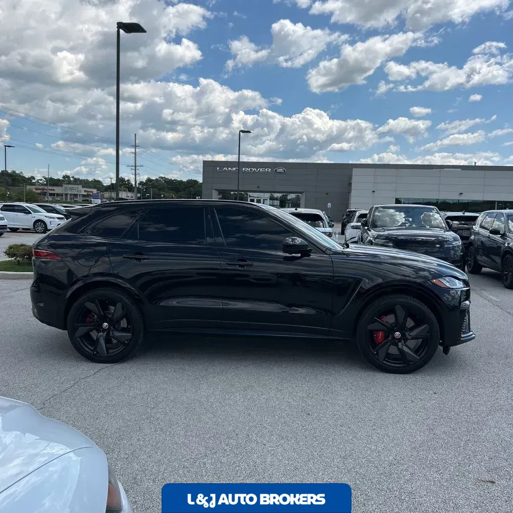 2022 Jaguar F-Pace SVR