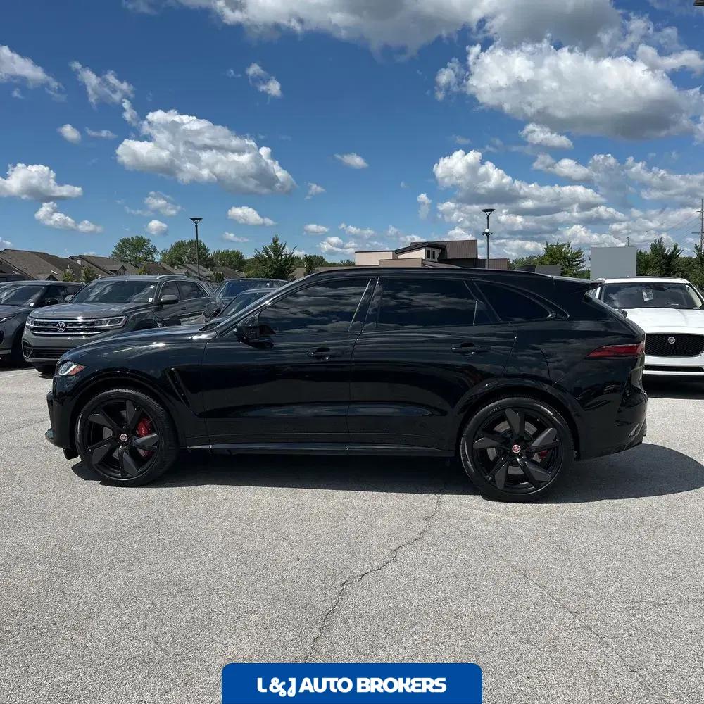 2022 Jaguar F-Pace SVR